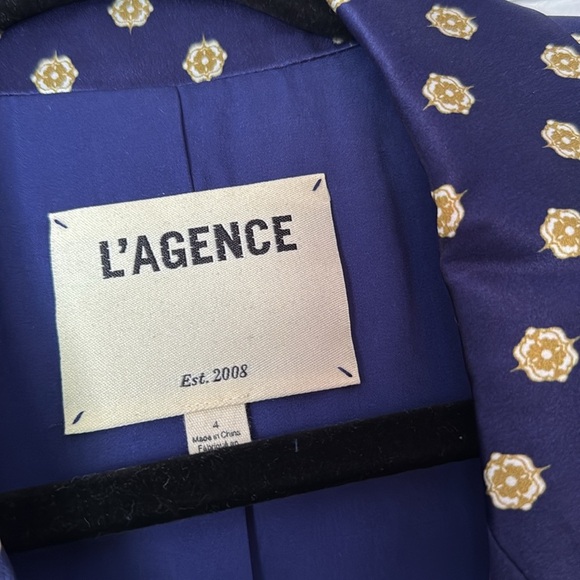 ✨ L’AGENCE Taryn Silk Double-Breasted Blazer – Size 4 ✨ - Picture 2 of 5